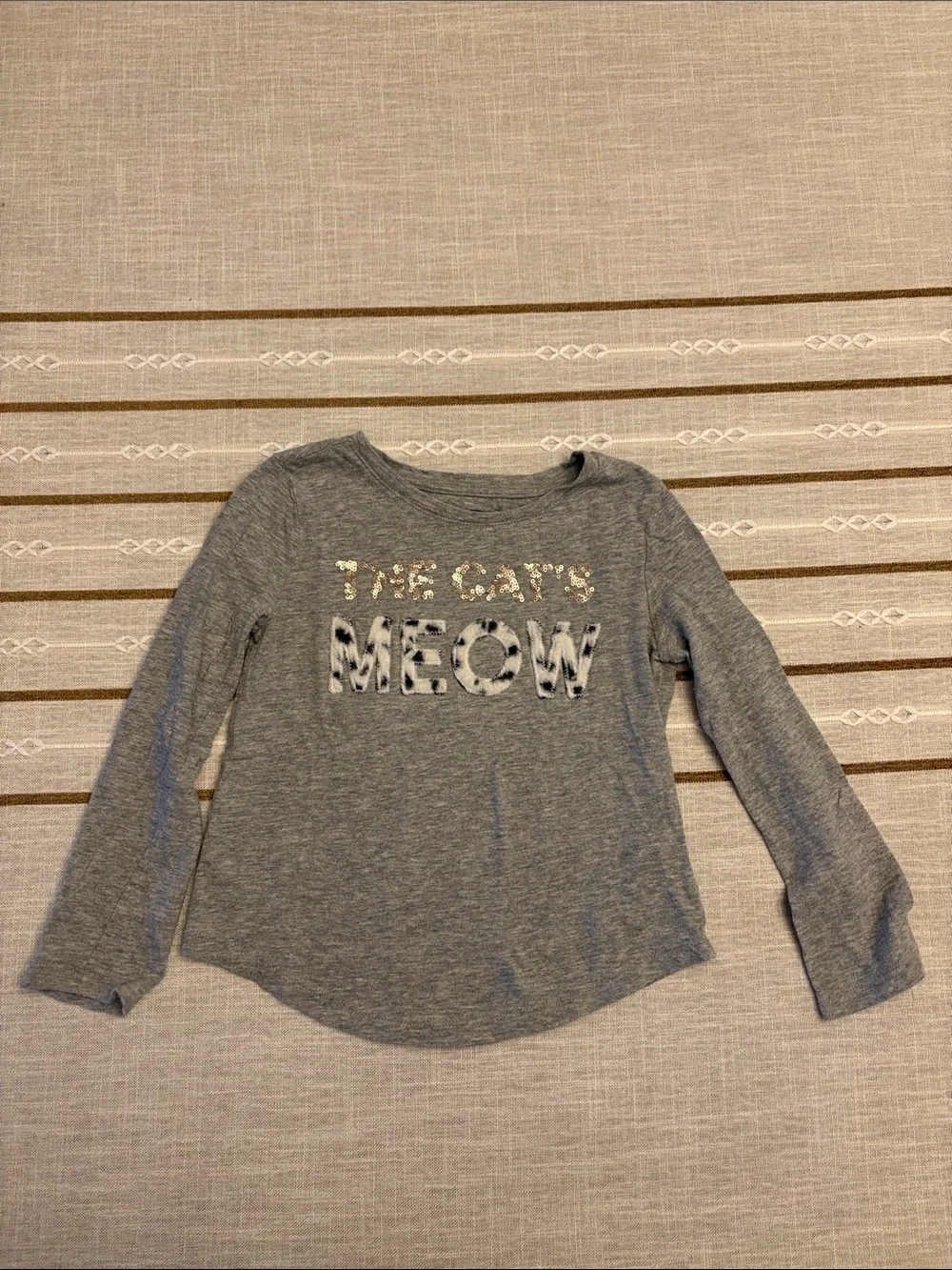 GAP Gray Long-Sleeve 'The Cat’s Meow’ Top